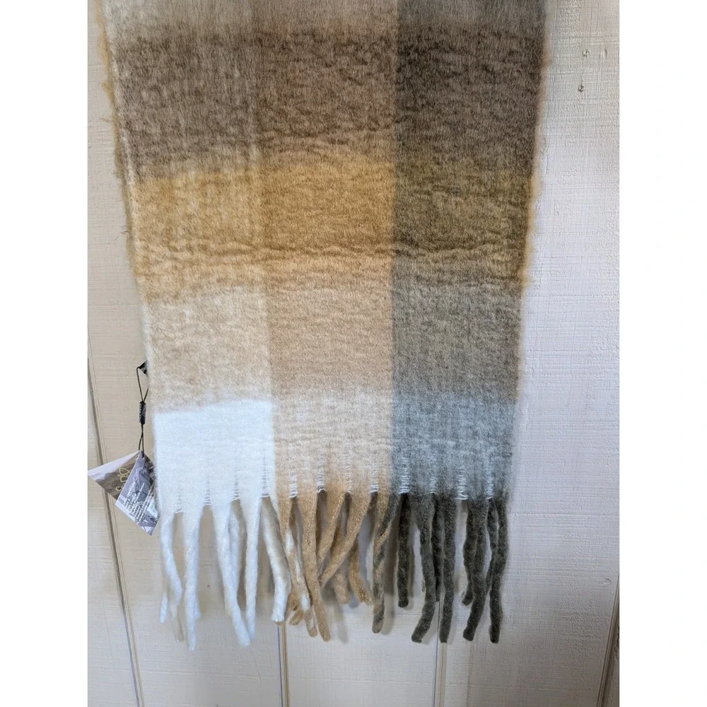 Celtic Ore Knitwear‎ Irish Wool Blend Plaid Scarf Mustard Taupe Fringe  Ireland